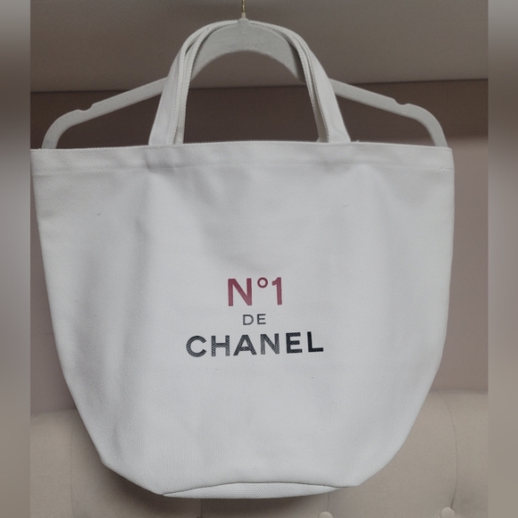 CHANEL Accessories - NWT Chanel Beauty GWP Canvas Tote